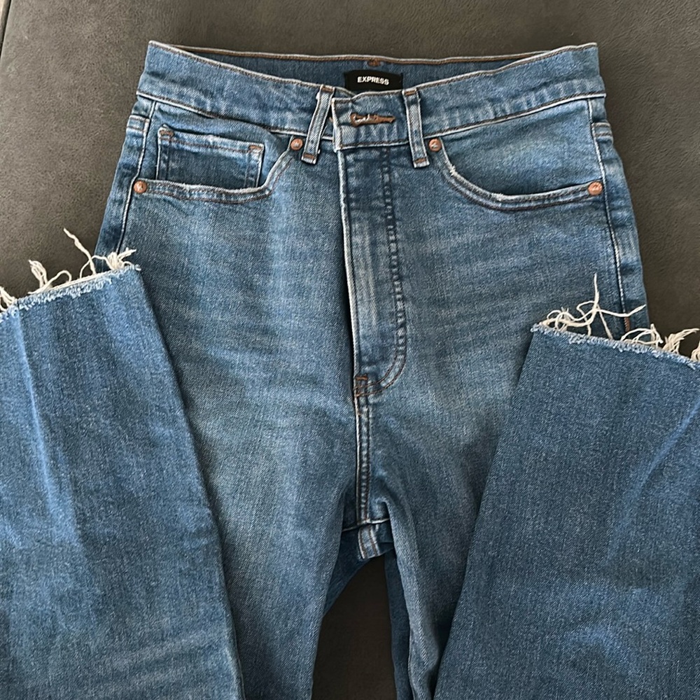 Express mom Jean super high rise size 6r
